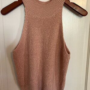 Sleeveless t-neck rose-colored sweater